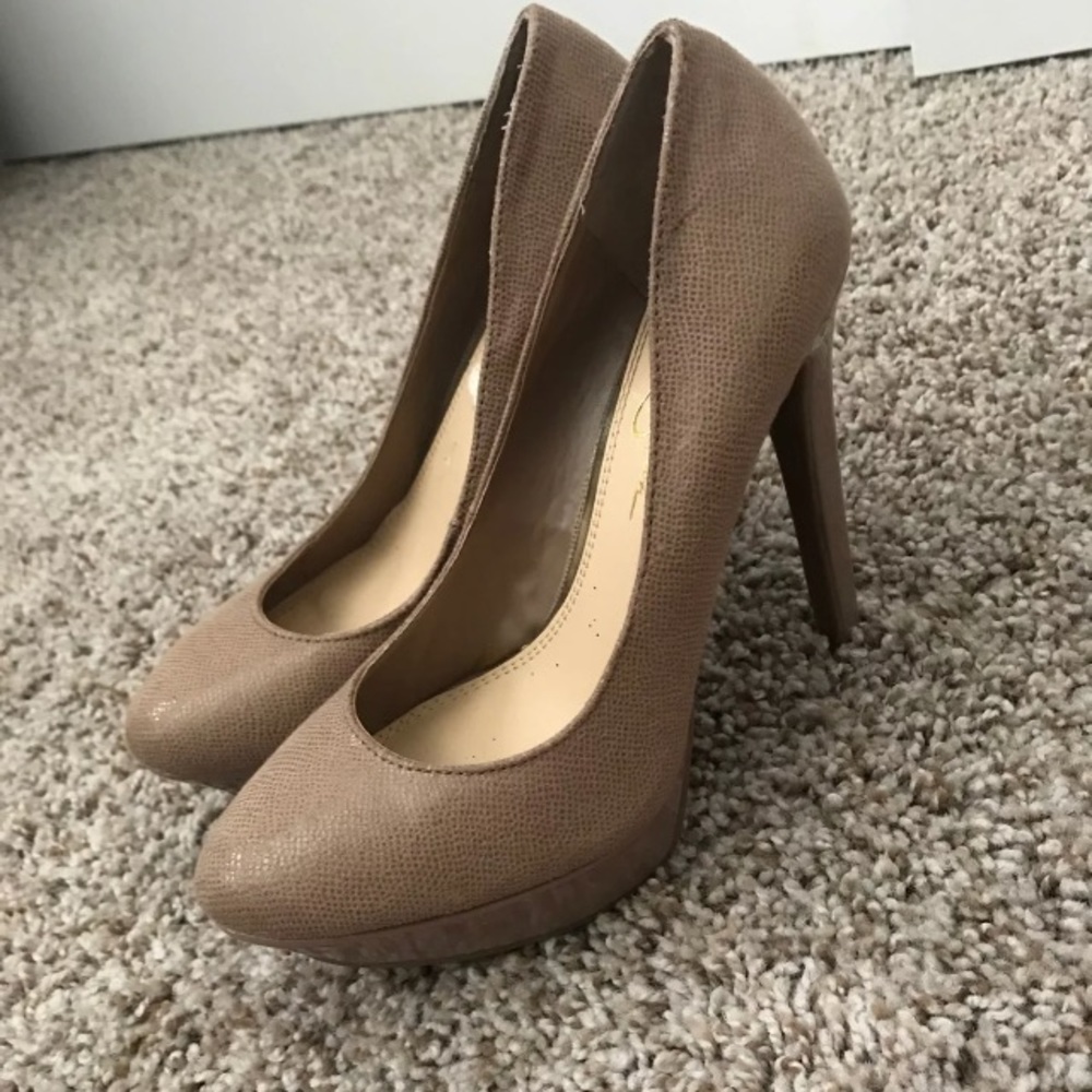 JESSICA SIMPSON TAN HEELS